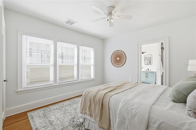 Building Photo - 918 45th St N