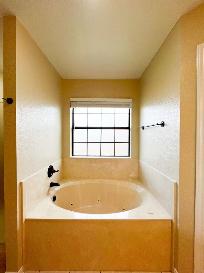 Building Photo - Available NOW!!!! You must see this is a Fabulous Home. 4 bedrooms, office, 2 bath, 2 car garage ...