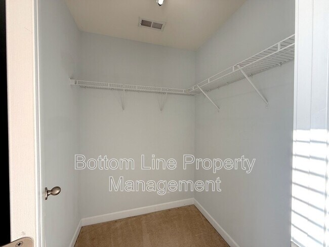 Building Photo - 2420 Early Flight Dr