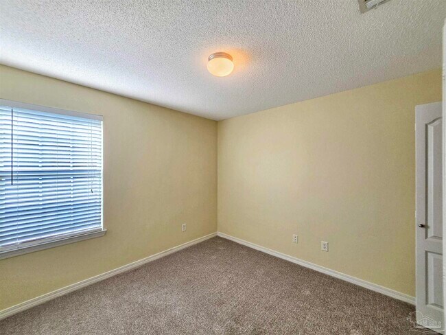 Building Photo - 690 Mozingo Ln