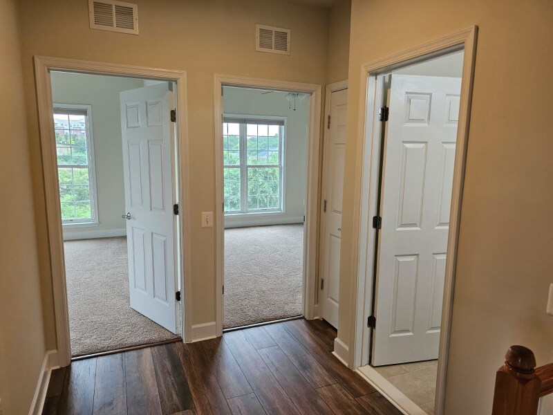 Building Photo - 2325 Brookmoor Ln