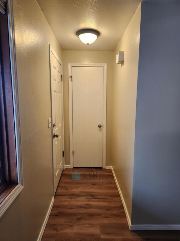 Building Photo - 2014 W Broadway Ave