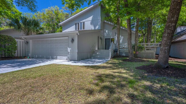 Building Photo - 13 Dewberry Ln