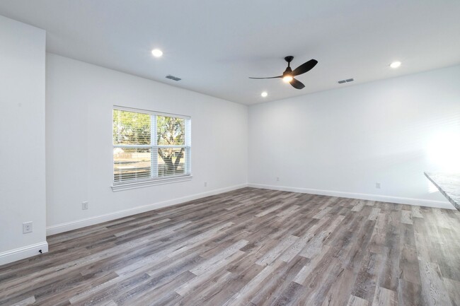 Building Photo - BRAND NEW DUPLEX NEAR ACU GREAT FOR ROOMATES!