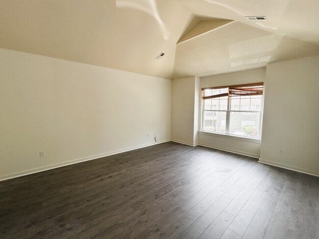 Building Photo - 248 Craftsman Cir