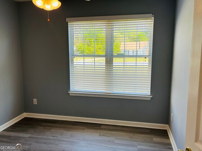 Building Photo - 405 Peeks Crossing Dr