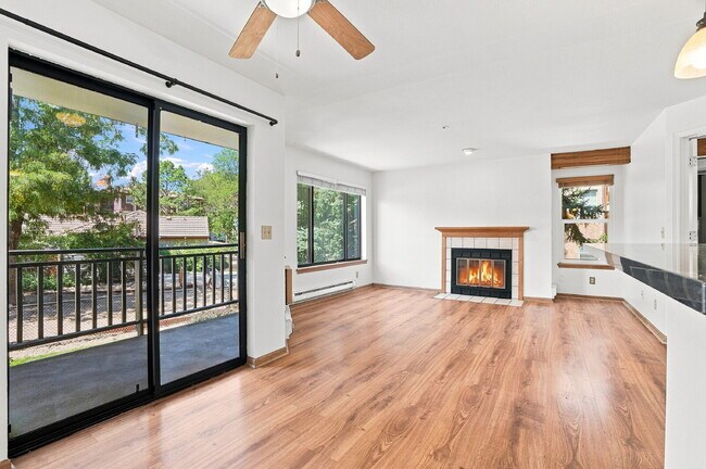 Building Photo - $2,340.95, 2 Bed 2 Bath Condo in Boulder with In Unit Laundry!