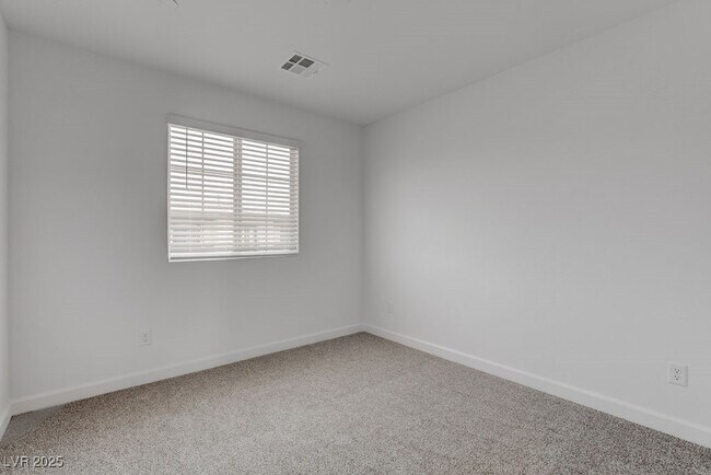 Building Photo - 931 Watford Pl