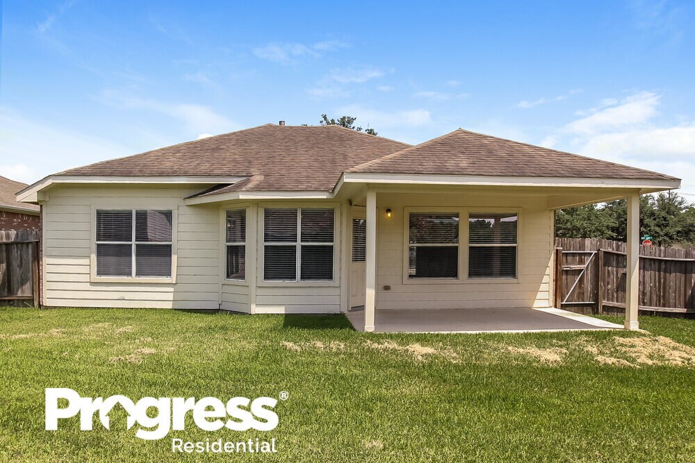 Building Photo - 15527 Lady Shery Ln