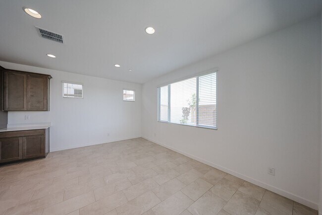 Building Photo - 4-Bedroom Home in Mystic at Lake Pleasant