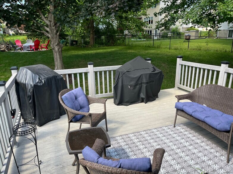 Building Photo - 1909 Holiday Rd