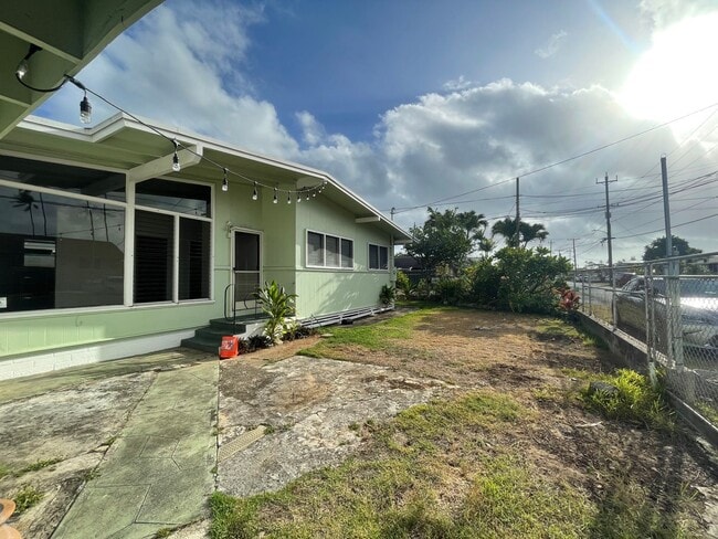 Building Photo - SINGLE FAMILY HOME IN KAILUA