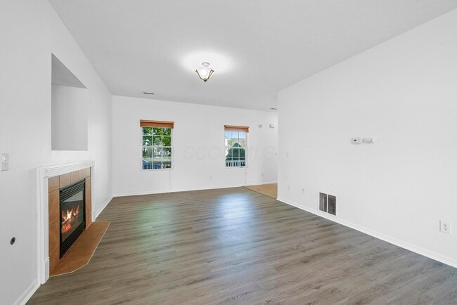 Building Photo - 4035 Redroyal Ave