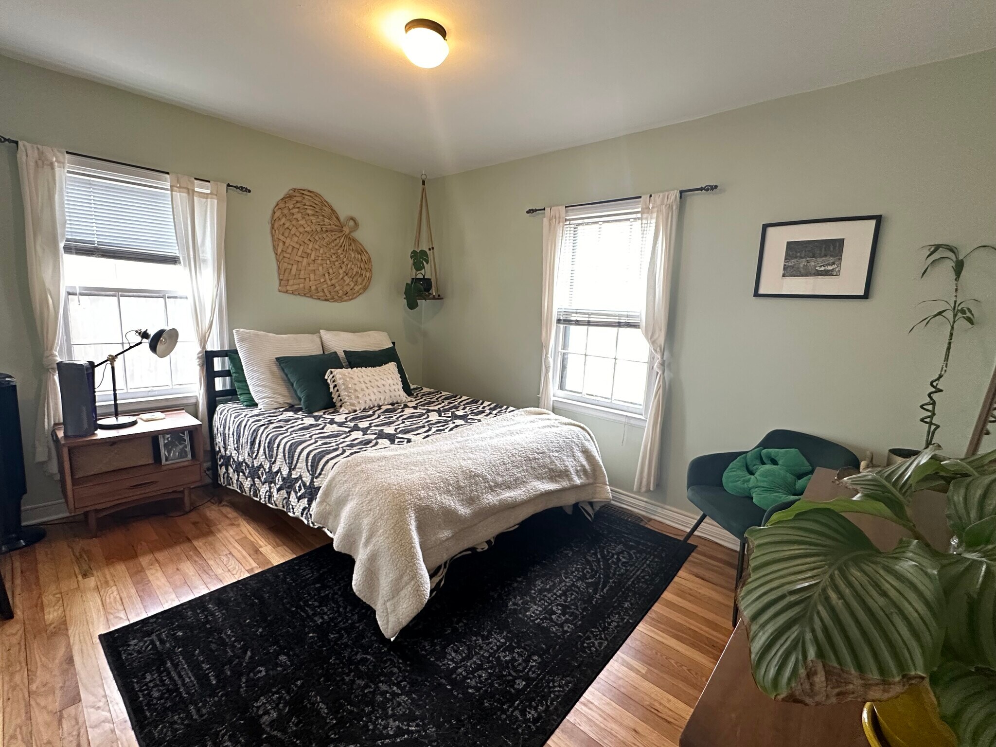 Bedroom 1 - 3131 Milwaukee St