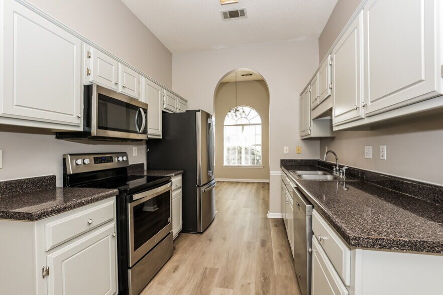 Building Photo - 7730 Shadow Fork Ln
