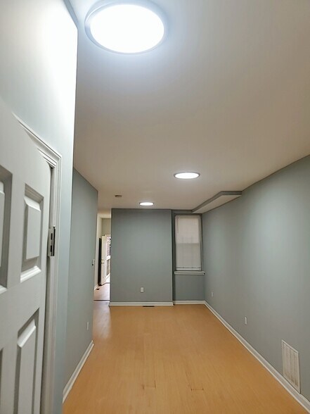 Building Photo - 1428 N Fulton Ave