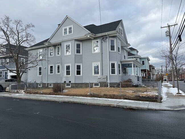 Building Photo - 39 Newbury Ave