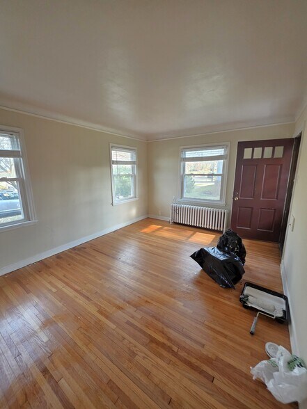 Building Photo - 2056 Bayard Ave