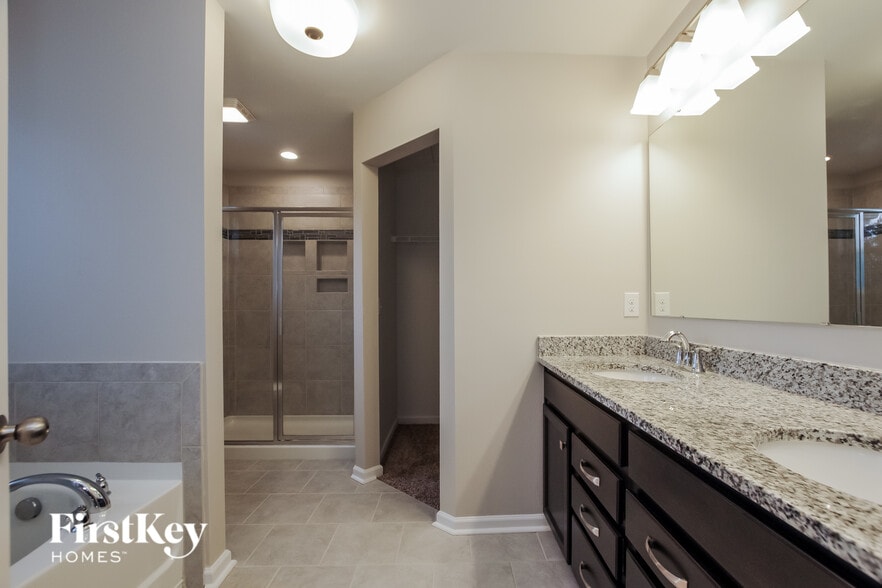 Building Photo - 4201 Bent Green Ln