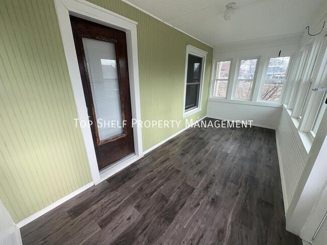 Building Photo - 621 Oak Park Ave