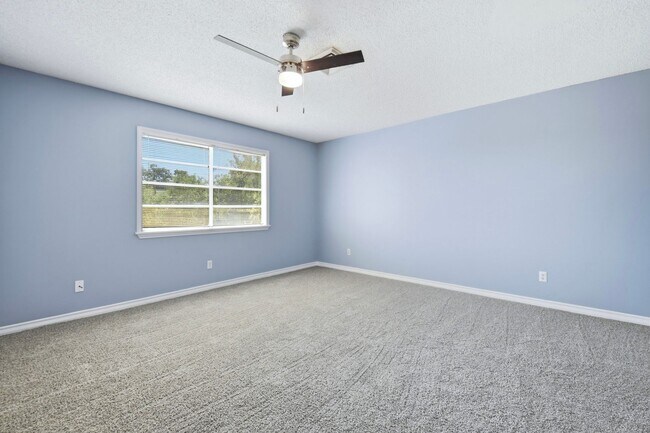 Building Photo - 2508 Memorial Dr