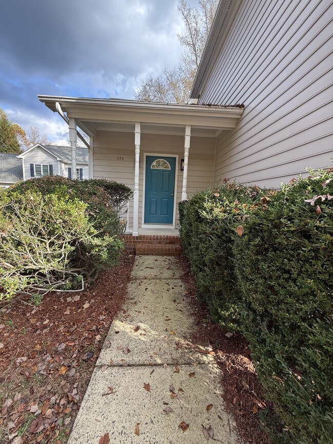 front door/front porch - 110 Sudbury Ln