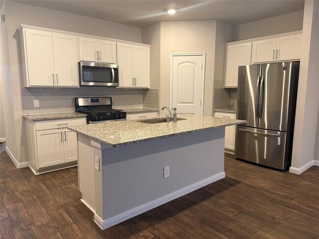 Building Photo - 154 Solitude Dr