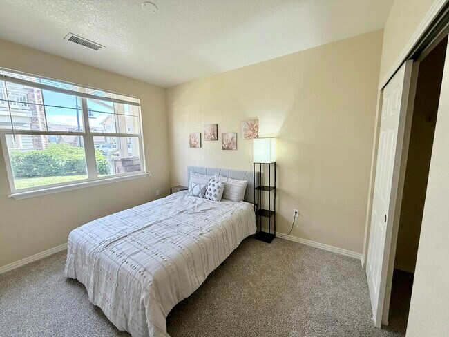 Building Photo - 9434 Ashbury Cir