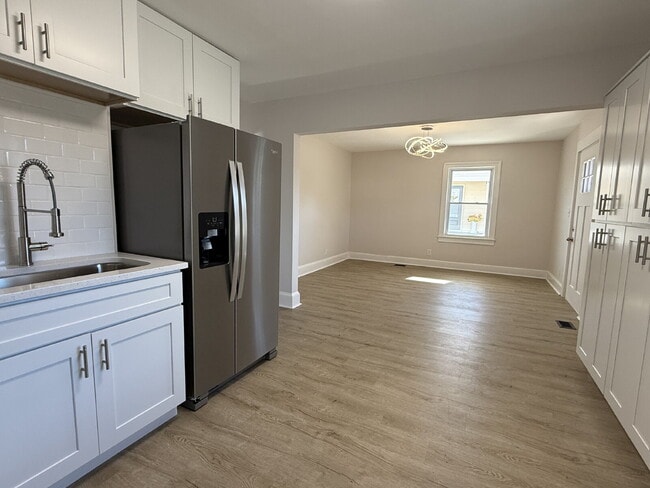 Building Photo - 520 Delaware Ave