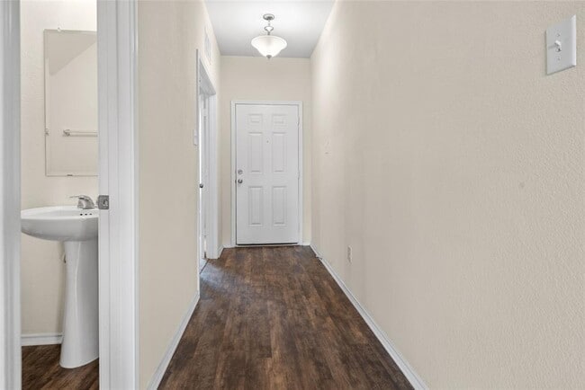 Building Photo - 457 Bedford Falls Ln