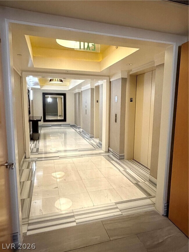 Building Photo - 322 Karen Ave