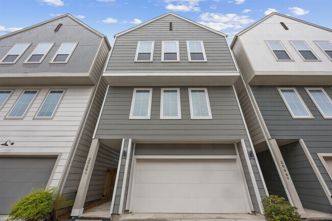Building Photo - 2056 Johanna Dr