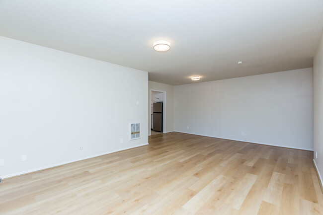 Building Photo - 888 Vermont