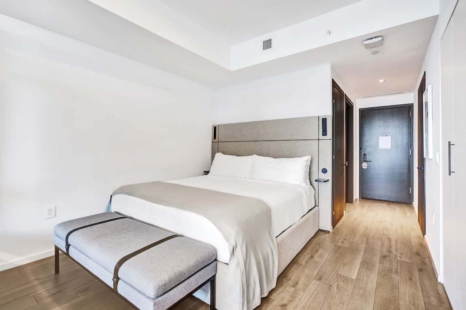 Building Photo - 398 NE 5th St