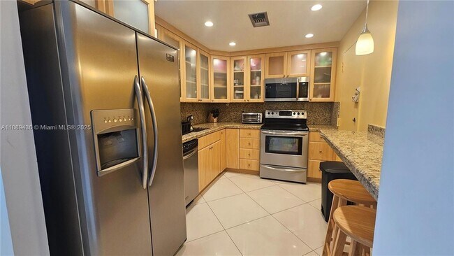 Building Photo - 1980 S Ocean Dr