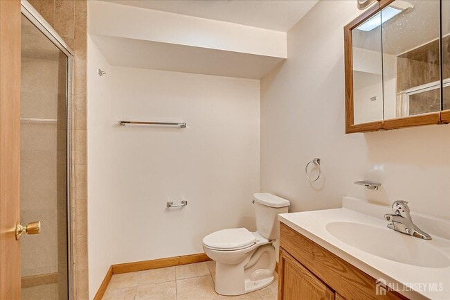 Building Photo - 23 Cardownie St