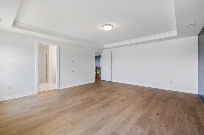 Building Photo - Spacious 5 Bedroom 3 Bath Home in highly sought after Walnut Creek!