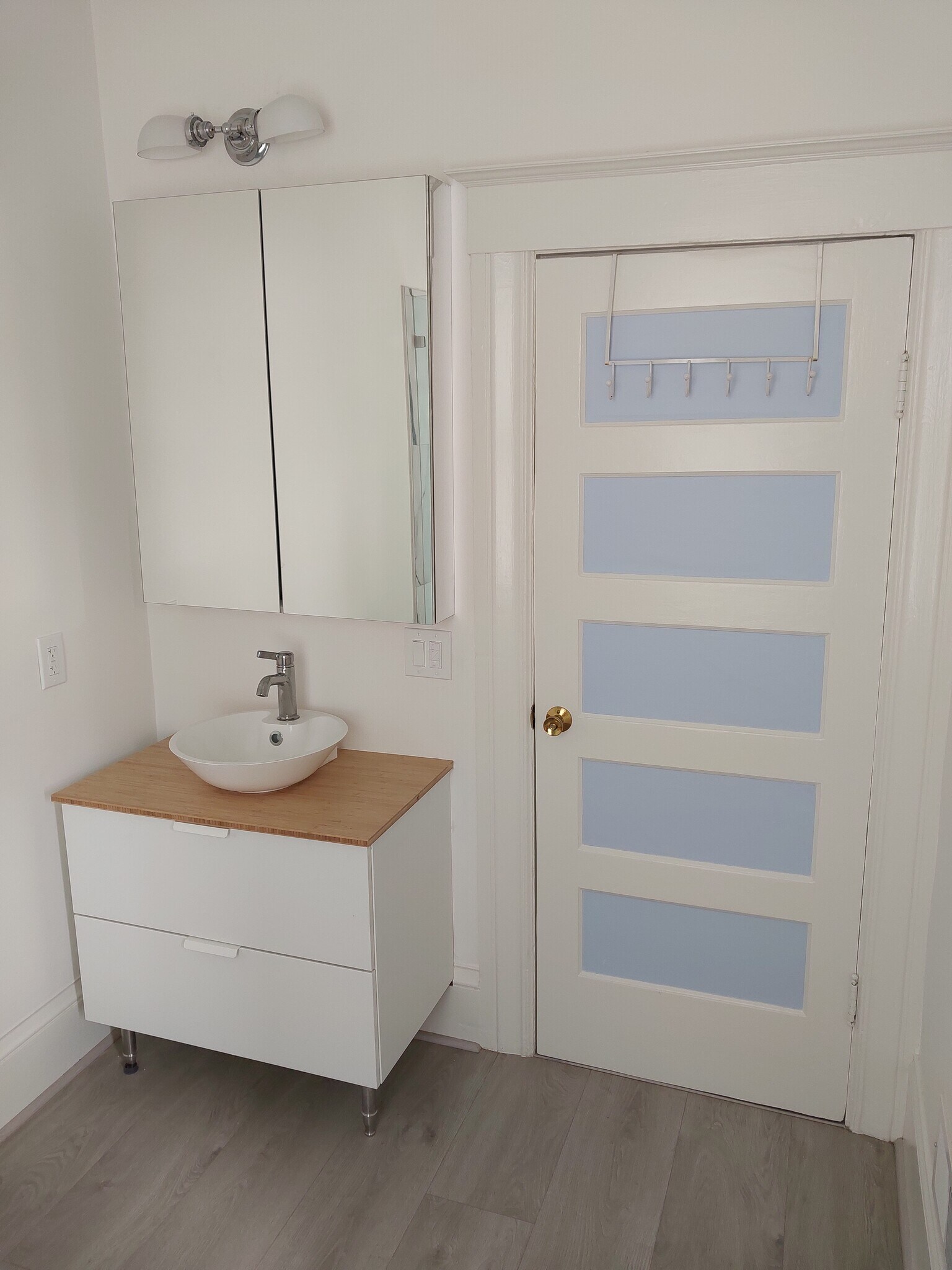 Building Photo - 1110 Hollister Ave