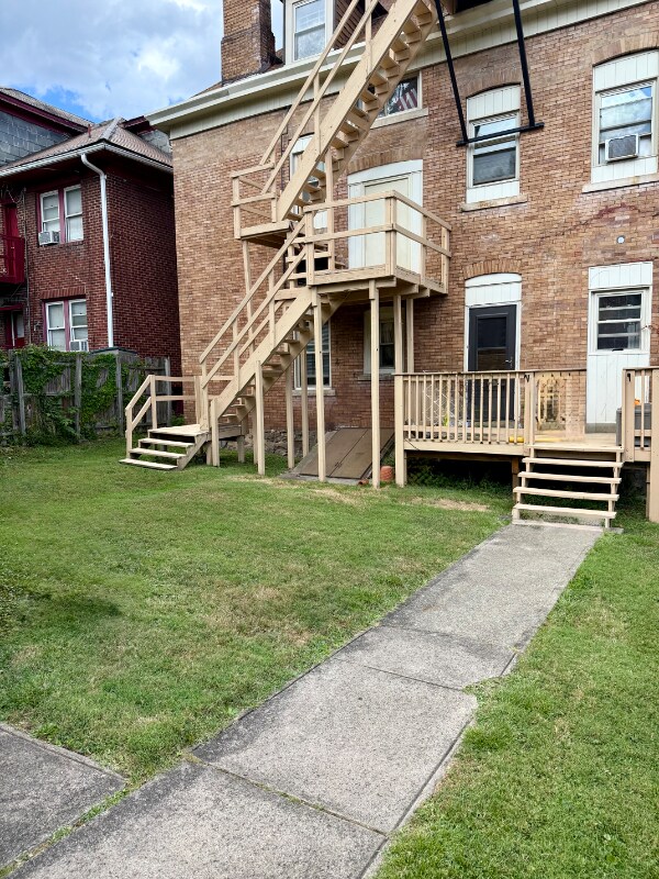 Building Photo - 5430 Baywood St