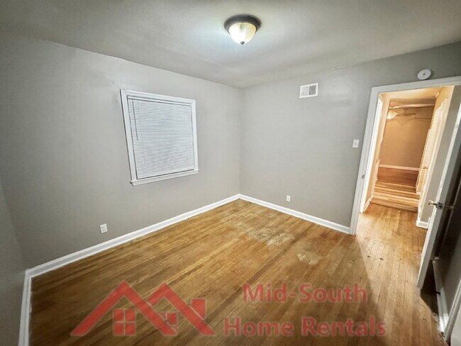 Building Photo - 3588 Hendricks Ave