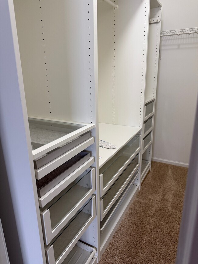 Building Photo - 481 Stoneglen St