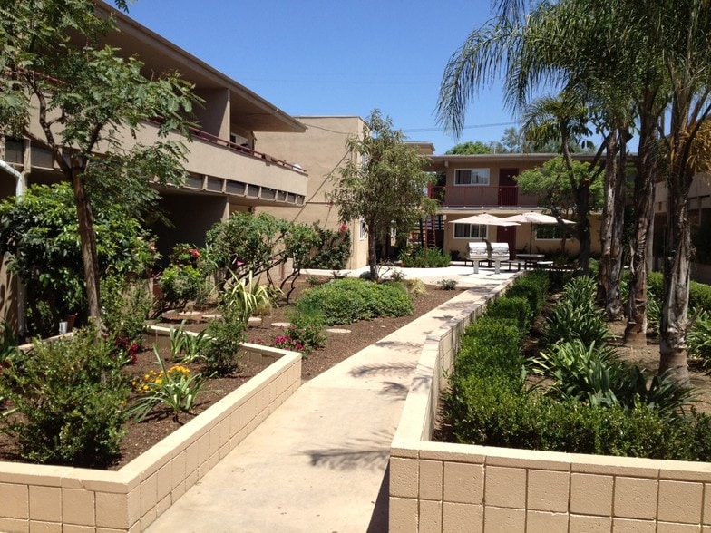 Primary Photo - 511 E Washington Ave