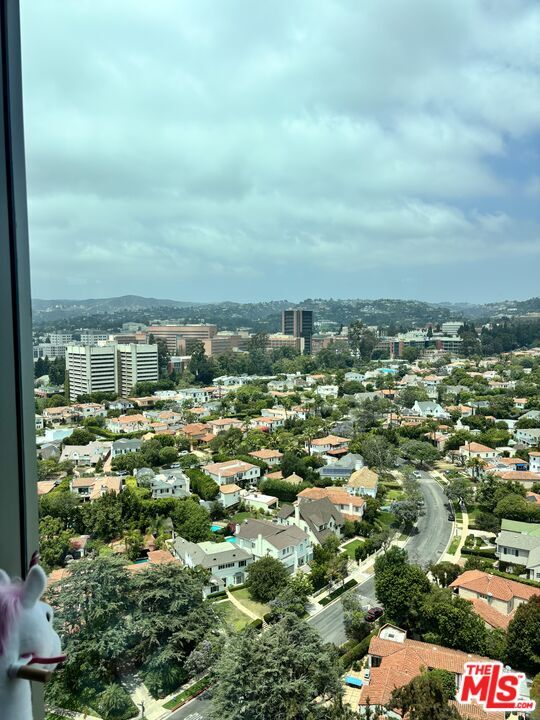 Building Photo - 10727 Wilshire Blvd