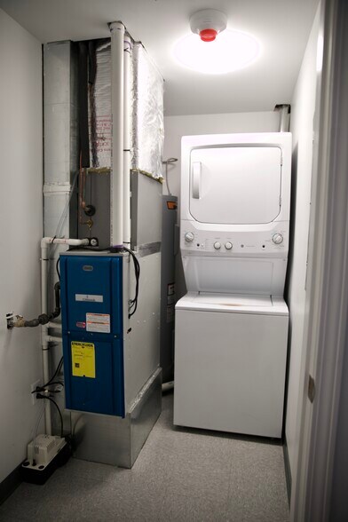 Building Photo - 439 N Salina St