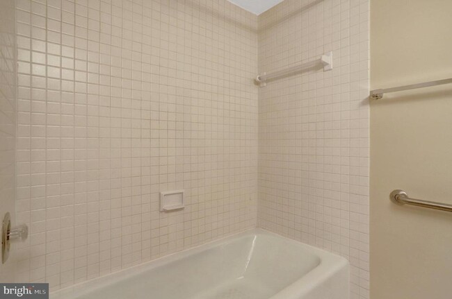 Building Photo - 3713 S George Mason Dr