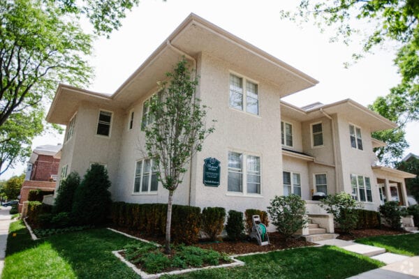 Building Photo - 3128 N Shepard Ave