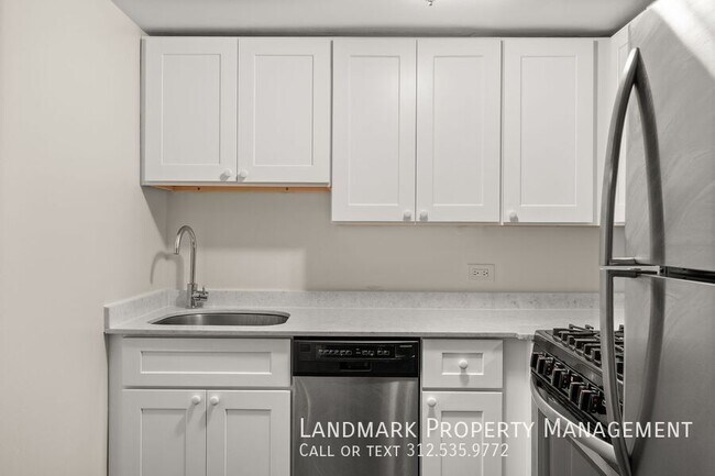 Building Photo - 3742 W Diversey Ave