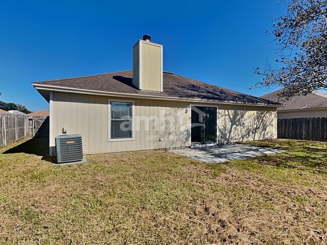 Building Photo - 3753 Woodbriar Dr