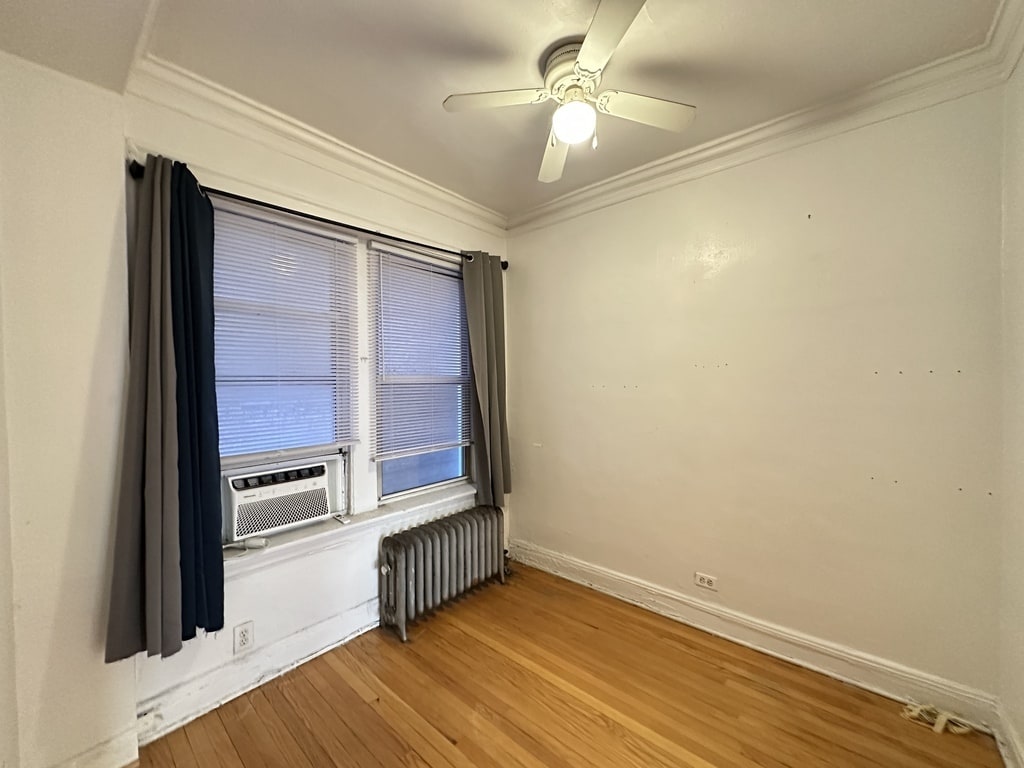 Building Photo - 526A W Surf St