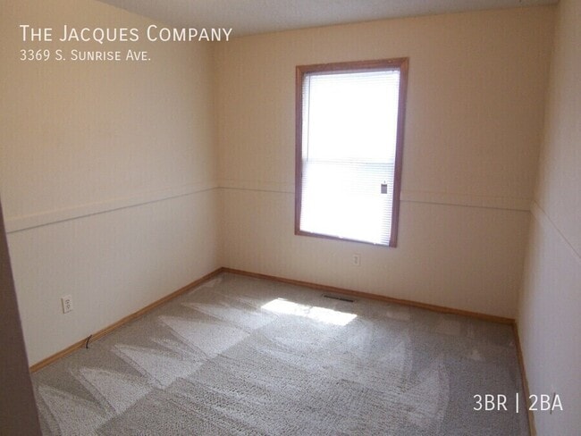Building Photo - 3369 S Sunrise Ave